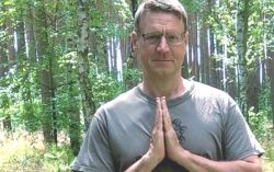BEYOND THE MAT  DEIN WEG IM YOGA  VINYASA ·  HATHA ·  SATSANG
